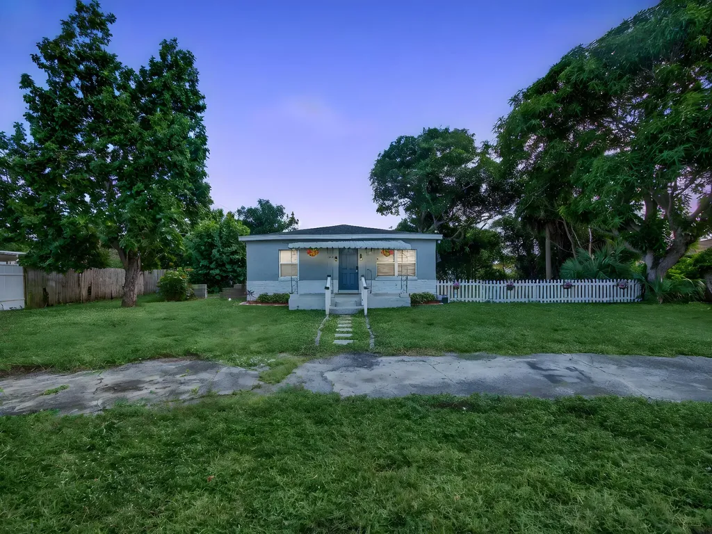 1373 W 35th Street Riviera Beach FL 33404
