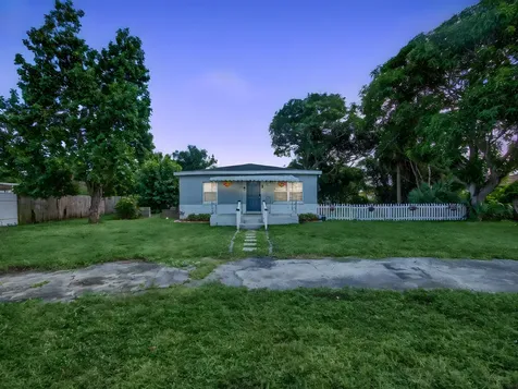 1373 W 35th Street Riviera Beach FL 33404