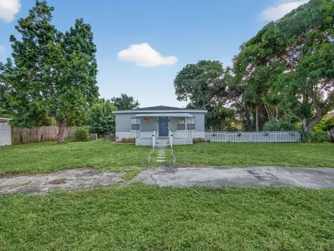 1373 W 35th Street Riviera Beach FL 33404