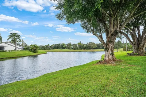14 Brentwood Drive Boynton Beach FL 33436