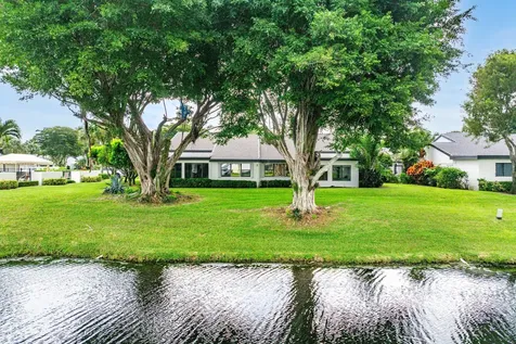 14 Brentwood Drive Boynton Beach FL 33436