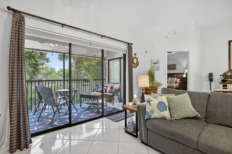 104 Liberty Court Deerfield Beach FL 33442