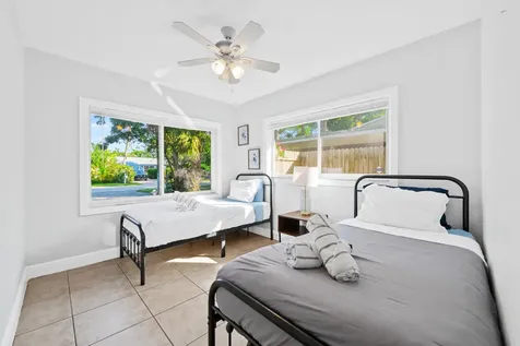 1213 Nw 7th Avenue Fort Lauderdale FL 33311