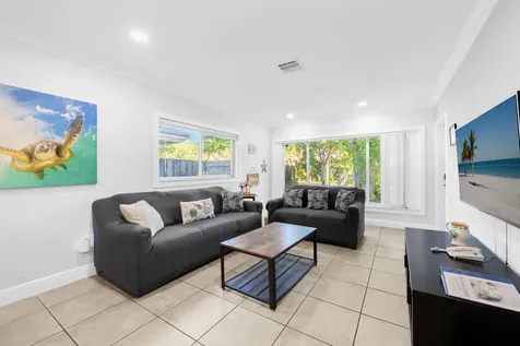 1213 Nw 7th Avenue Fort Lauderdale FL 33311