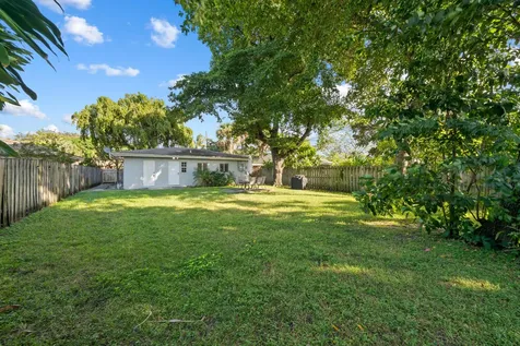 1213 Nw 7th Avenue Fort Lauderdale FL 33311