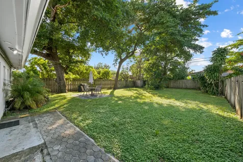 1213 Nw 7th Avenue Fort Lauderdale FL 33311