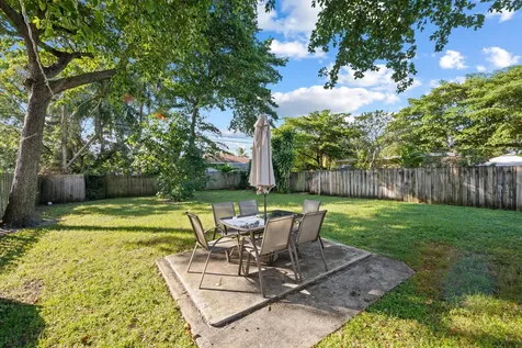 1213 Nw 7th Avenue Fort Lauderdale FL 33311