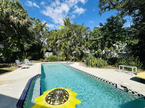 2415 Laurel Lane Palm Beach Gardens FL 33410