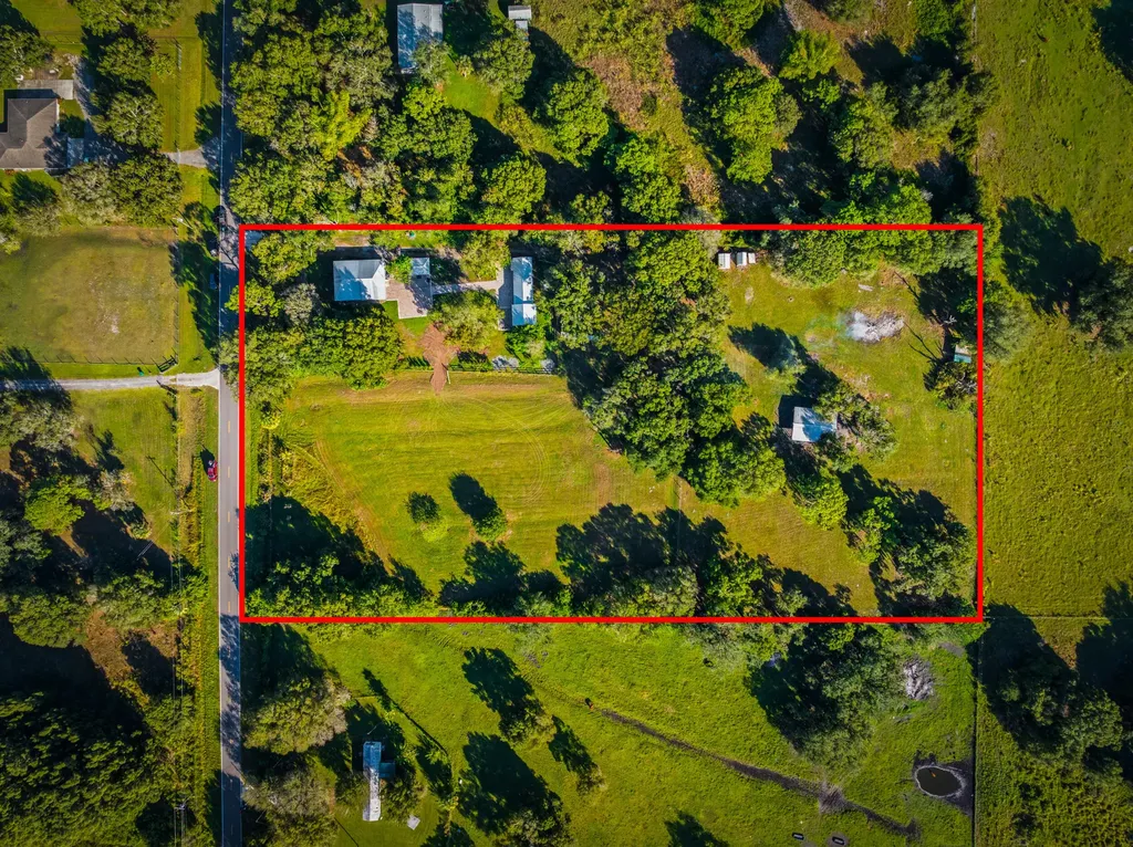 250 Nw 98th Street Okeechobee FL 34972