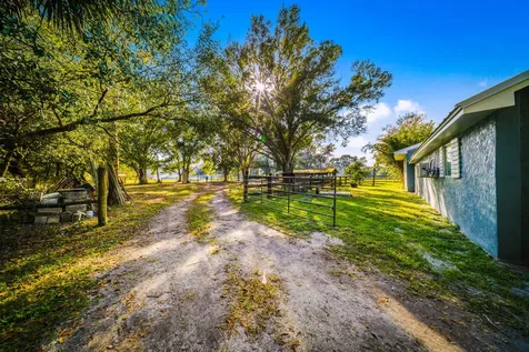 250 Nw 98th Street Okeechobee FL 34972