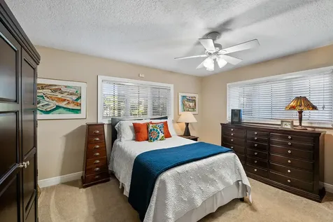 2251 Ne 37th Court Lighthouse Point FL 33064
