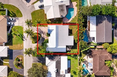 2251 Ne 37th Court Lighthouse Point FL 33064