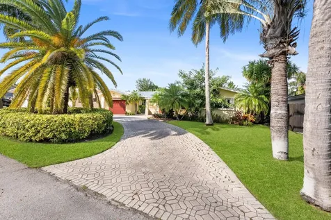 2251 Ne 37th Court Lighthouse Point FL 33064