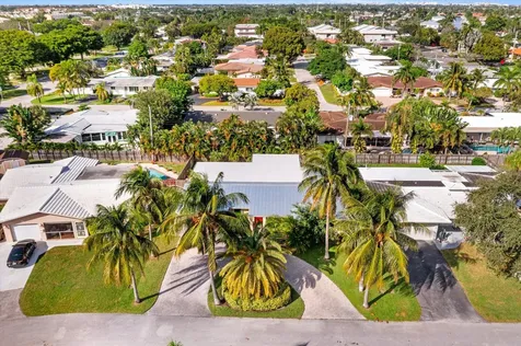 2251 Ne 37th Court Lighthouse Point FL 33064