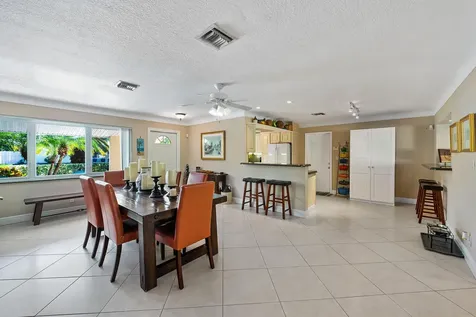 2251 Ne 37th Court Lighthouse Point FL 33064