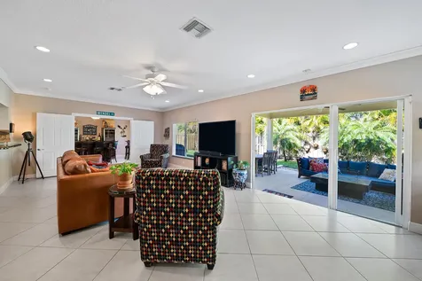 2251 Ne 37th Court Lighthouse Point FL 33064