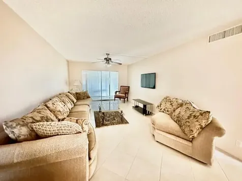 4001 Hythe A Boca Raton FL 33434