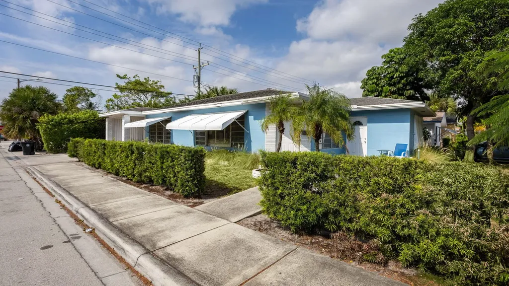 1002 15th Avenue Lake Worth Beach FL 33460