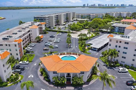 29 Yacht Club Drive North Palm Beach FL 33408