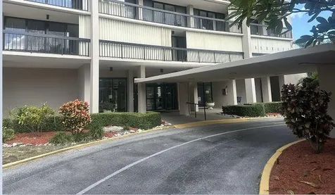 2425 Presidential Way West Palm Beach FL 33401