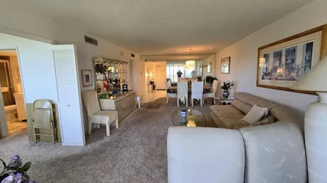 575 Oaks Lane Pompano Beach FL 33069