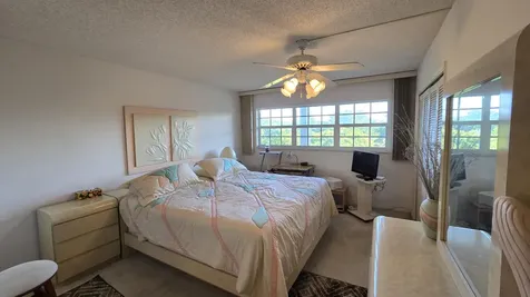 575 Oaks Lane Pompano Beach FL 33069