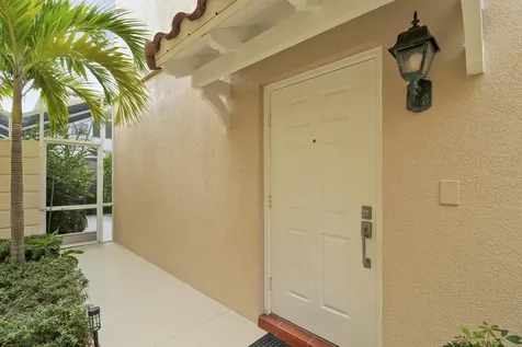 18 Tall Oaks Circle Tequesta FL 33469