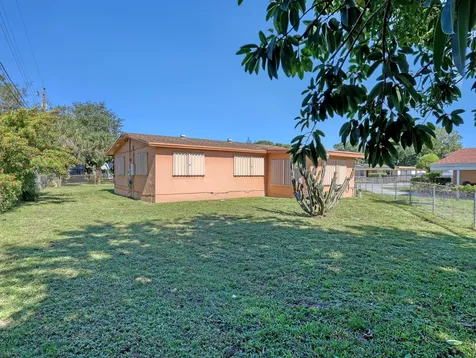 1031 Nw 23rd Way Fort Lauderdale FL 33311