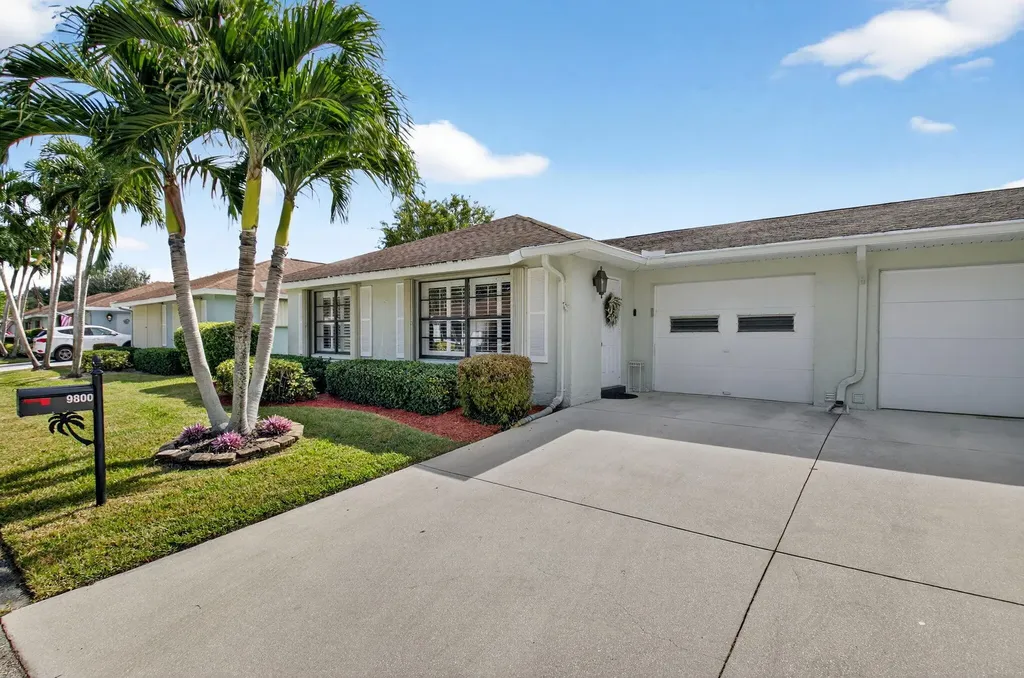 9800 Tabebuia Tree Drive Boynton Beach FL 33436