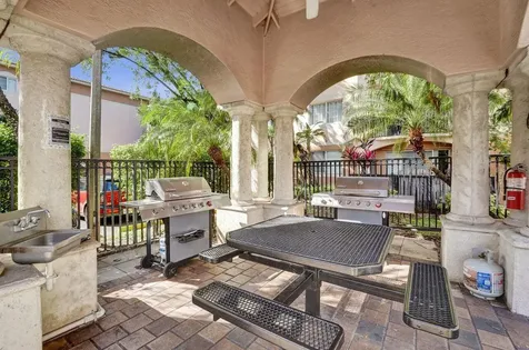 2125 Se 10th Avenue Fort Lauderdale FL 33316