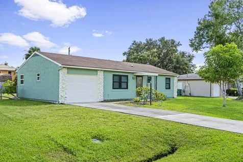 849 Se Celtic Avenue Port Saint Lucie FL 34983