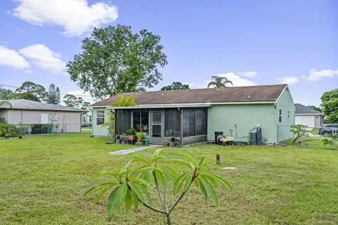 849 Se Celtic Avenue Port Saint Lucie FL 34983