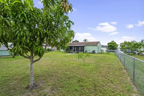 849 Se Celtic Avenue Port Saint Lucie FL 34983