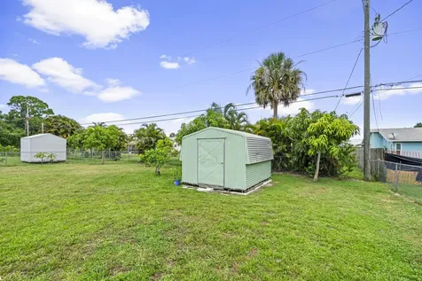 849 Se Celtic Avenue Port Saint Lucie FL 34983