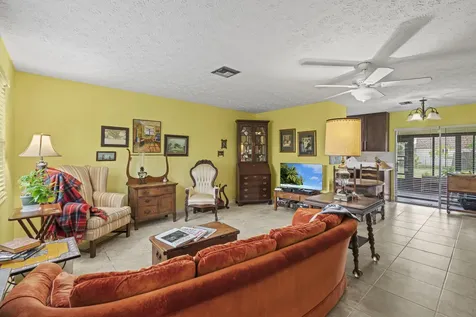 849 Se Celtic Avenue Port Saint Lucie FL 34983