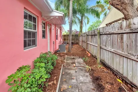 802 N J Street Lake Worth Beach FL 33460