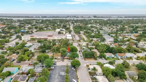 802 N J Street Lake Worth Beach FL 33460