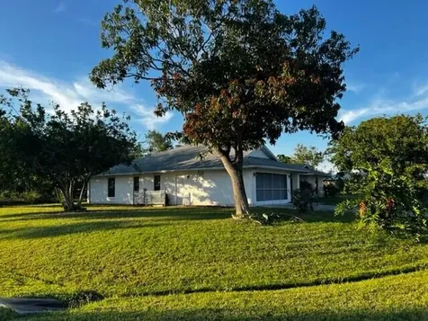 2661 Se Osage Avenue Port Saint Lucie FL 34952