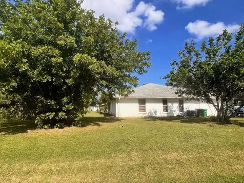 2661 Se Osage Avenue Port Saint Lucie FL 34952