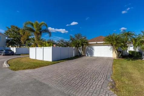 10880 Sw Stephanie Way Port Saint Lucie FL 34987