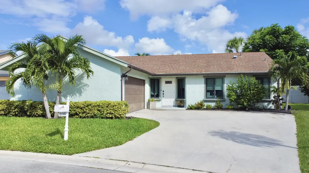 21565 Yellowstone Park Way Boca Raton FL 33428