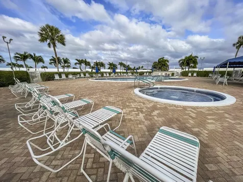 400 Sw Golfview Terrace Boynton Beach FL 33426