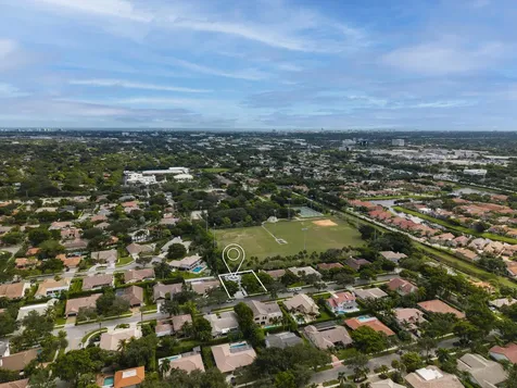 2710 Nw 27th Avenue Boca Raton FL 33434