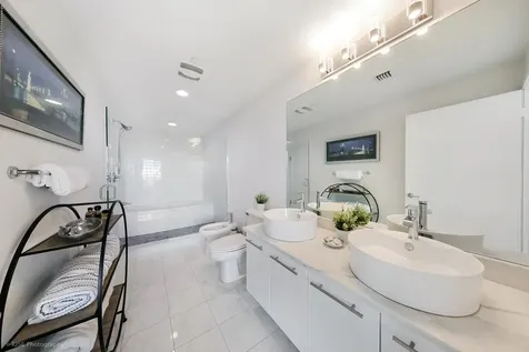 888 Biscayne Boulevard Miami FL 33132