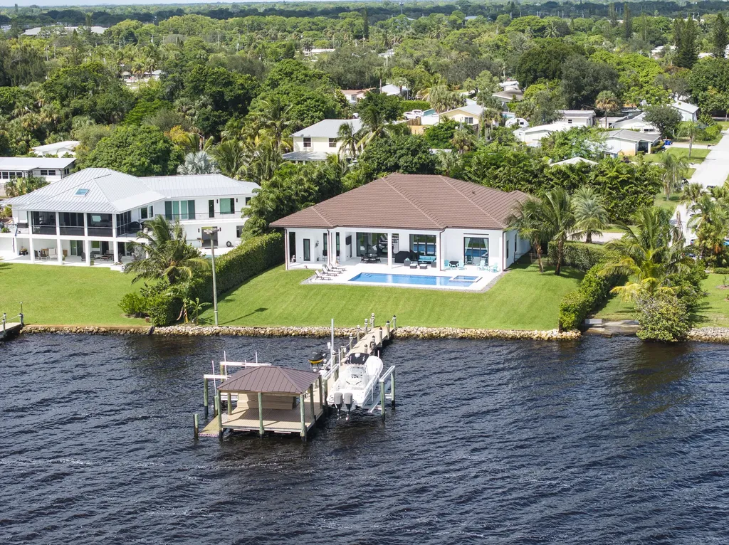 1000 Ne Wright Avenue Jensen Beach FL 34957