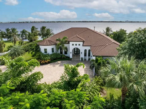 1000 Ne Wright Avenue Jensen Beach FL 34957