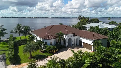 1000 Ne Wright Avenue Jensen Beach FL 34957