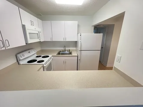 85 Andover D West Palm Beach FL 33417