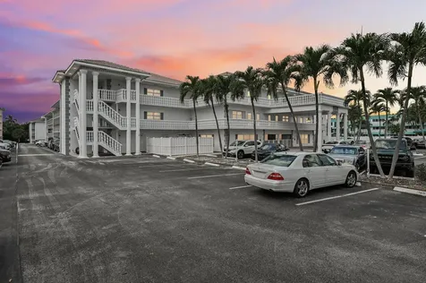 1461 S Ocean Boulevard Lauderdale By The Sea FL 33062
