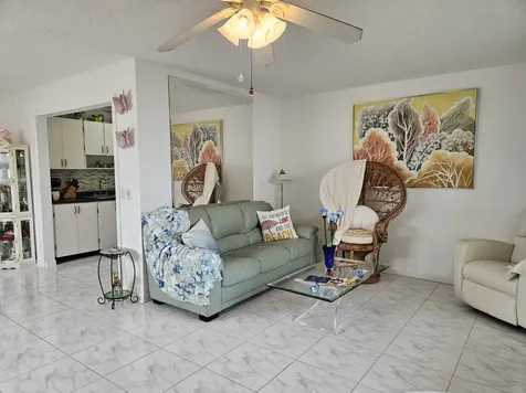 224 Burgundy E Delray Beach FL 33484